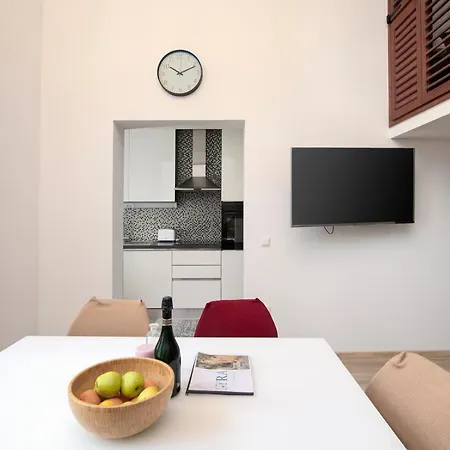 Palazzine Lägenhet *